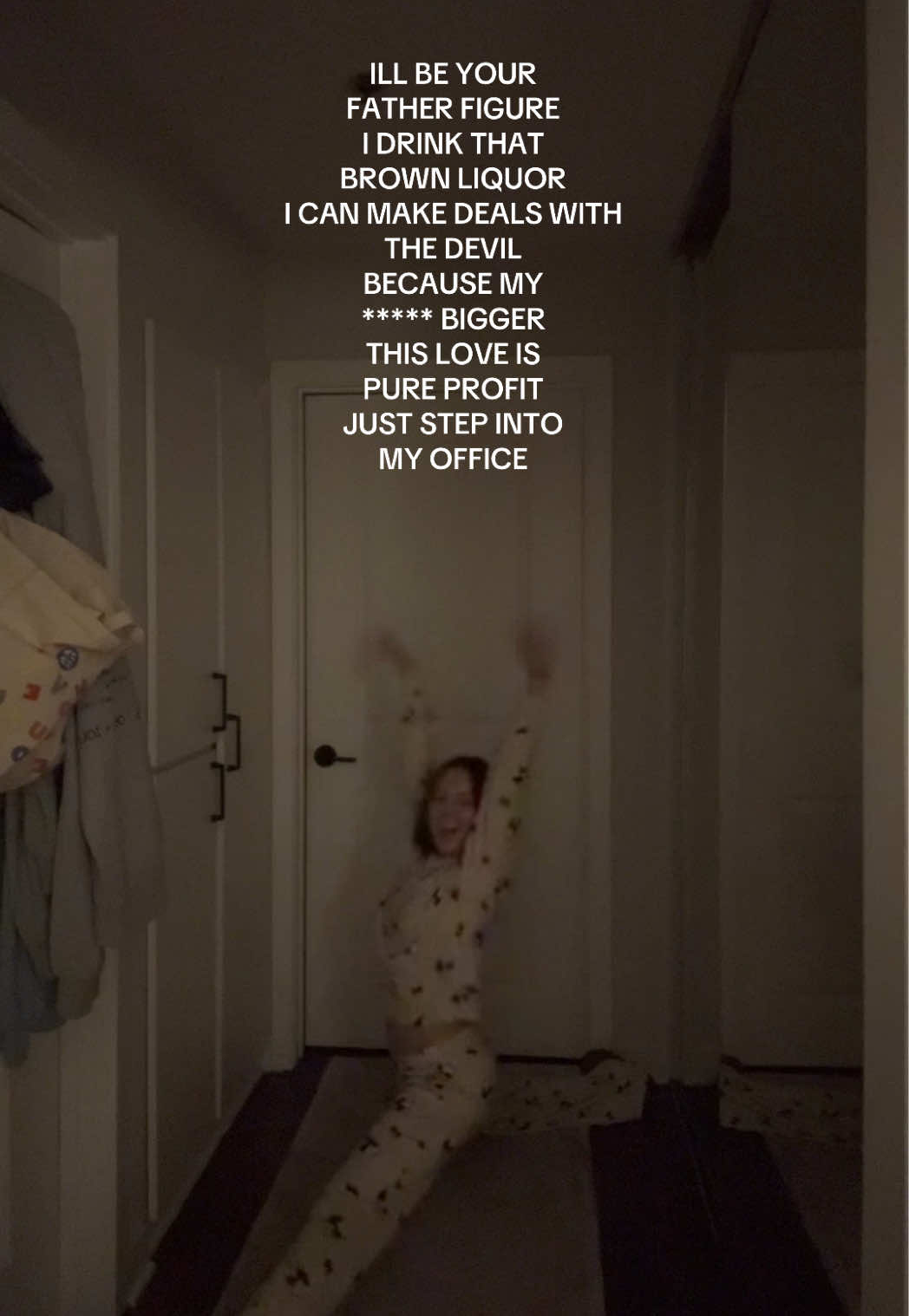 so what was your guys reaction to this bc mine was 😮🫢🤭👏👏 #fatherfigure #thelifeofashowgirl #taylorswift #tloasg #swifties 