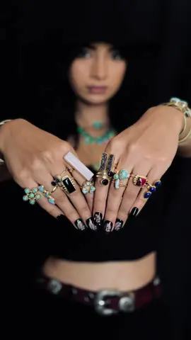 Captivating is an understatement 🤩 #nizhonitradersllc #sterlingsilverjewelry #navajojewelry #turquoisejewelry #handmadejewelry 
