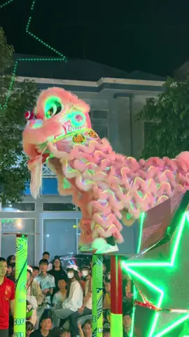 Trung Thu Kon Tum có gì❓ Lân Sư Rồng Xóm Lưới mãi đỉnh🥰❣️ 