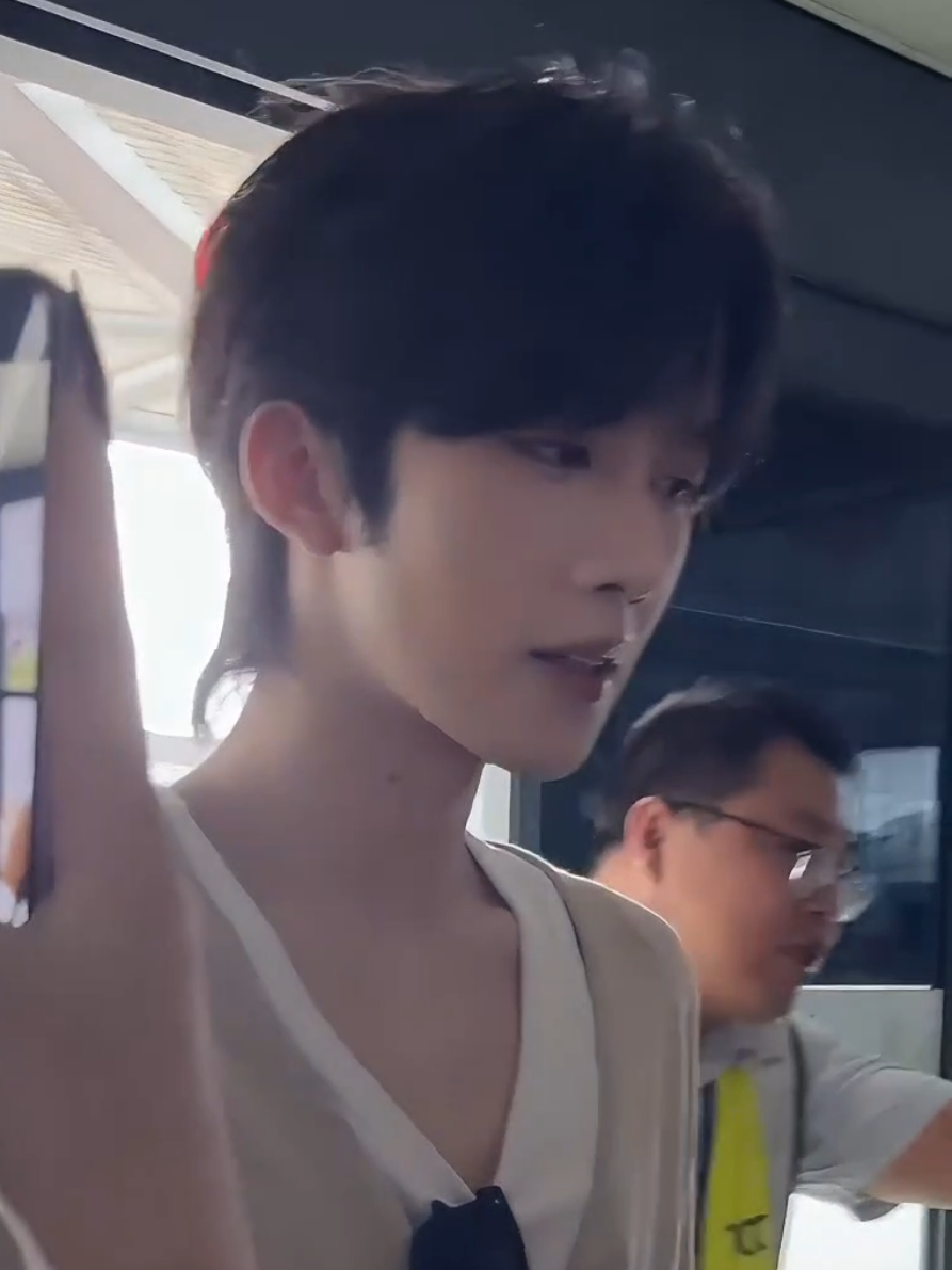 คนสวยขามาก 🤣 #eliothuang #xingxing #huangxing #abodesire #desire4 