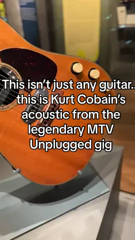 Step back to the 90s and witness the guitar that defined an era 🎶💫 — Kurt Cobain’s iconic acoustic from Nirvana’s MTV Unplugged set. Every scratch tells a story, every chord shaped a generation. 🖤 #KurtCobain #MTVUnplugged #Nirvana #RockHistory #IconicGuitar