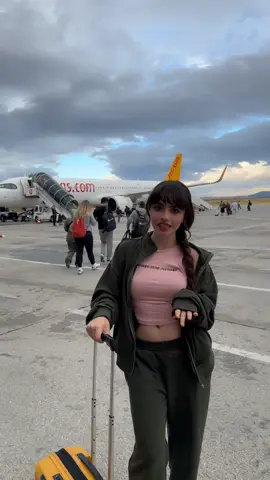 ✈️ ادعولي اوصل لبيبيزاتي بسلامه🥹