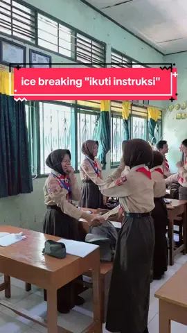 Deep talk bareng best friends di kelas. Sweet banget kalian 😍🥰😘🩷 #anaksmp  #kisahkasihdisekolah #masasmp #smpn1tegowanu 