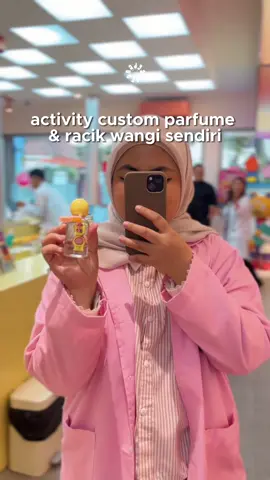 seru bangeet bisa custom parfume & racik wangi sendiri langsung di lab, kalau ke Bandung wajib ikutan activity ini 🤍 #paddyparfumelab #dateideabandung #activitybandung #parfumeviral #creatorsearchinsights 