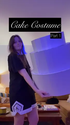 Let’s make a cake #costume for Halloween! 🎃 🎂 inspired by @Kelley Heyer @the gemini bake ✨ @Hotpinkpineapples @Keiko Lynn @Athomewithashley  #halloween #halloweencostume #cakecostume 