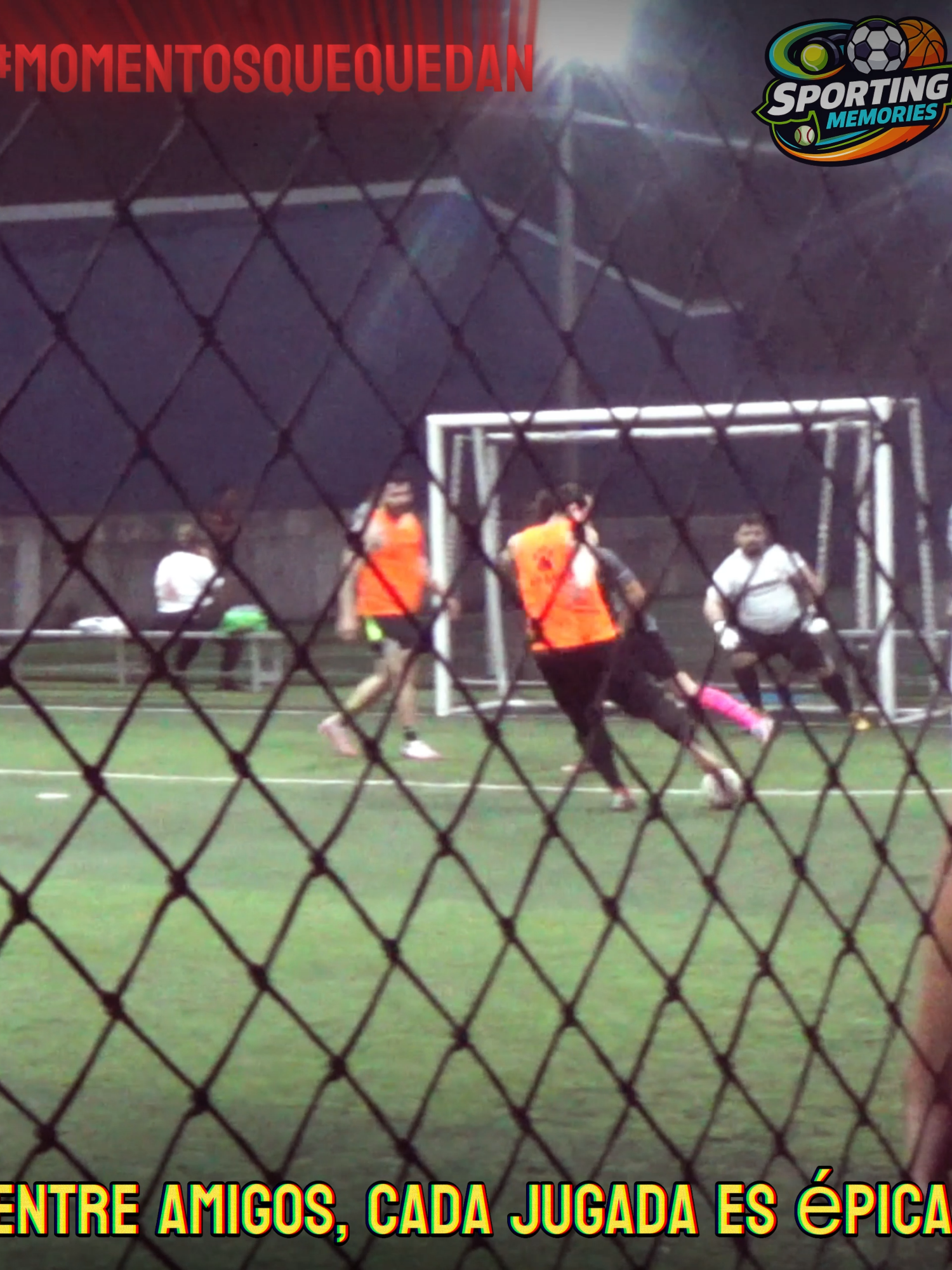 🎶 Suena “Fútbol en la calle”. Entre amigos, cada jugada es épica. Pases que cuidan historias. Atajadas con corazón. Esto es más que un partido: son Momentos Que Quedan. ⚽🔥 #MomentosQueQuedan #EstiloSM #Futbol #Soccer #Football #SoccerLife #Footballedit #GameOn #MatchdayMagic #Soccerskills #EntreAmigos #FutbolEnLaCalle