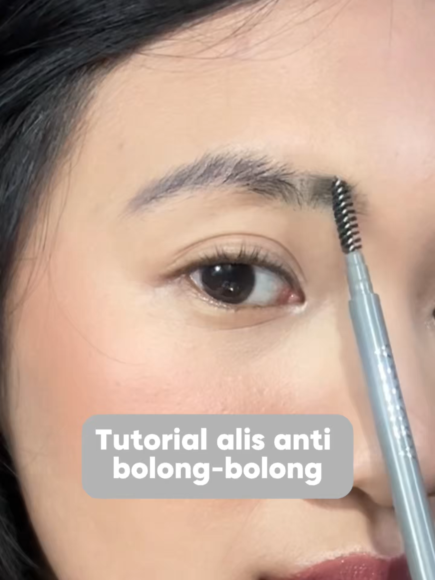 Tutorial alis anti bolong-bolong✏️ Girls buat kalian yang maish bingung cara gambar alis, yuk simak videonya sampai habis! MinZu pakai Azzura Eyebrow Matic, ada di keranjang kuning jangan lupa checkout ya😉 #makeuphacks #pensilalis #eyebrowpencil #eyebrow #eyebrowtutorial