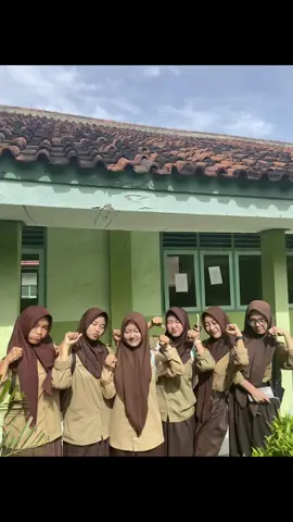 sikatt sikatt #foryoupage #smkbisasmkhebat #smk3terbanggibesar 