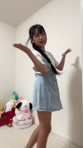懐かしい꒰ ྀི ∩⸝⸝∩ ꒱ 昔めっちゃ踊ってた⁡❤︎ 所々違っているかもです #鳥取美少女図鑑 #シャドバン中 #恋のsos #侑衣 #踊ってみた  ごろごろしてたら髪ボサボサ