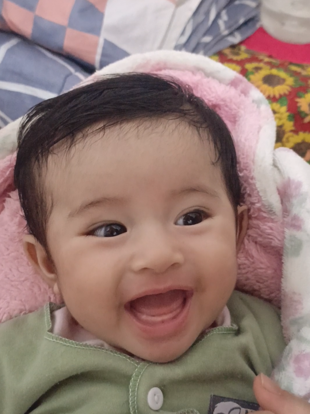Semoga anaknya tetap happy 😂😂  #baby #bayi #bayilucu #imut