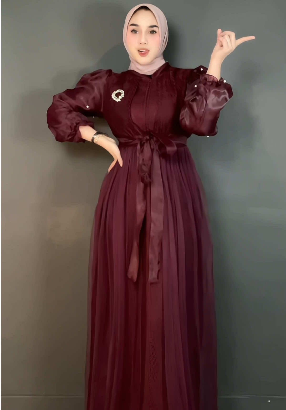 Warna burgundy buaguss bgt bgt #fyp #dresslebaran #dressbrukat #dresskondangan #dresspesta 