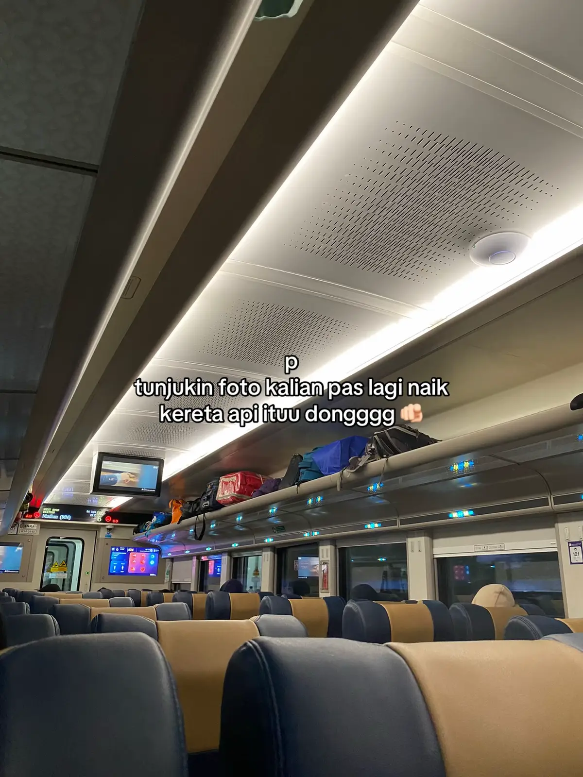 ayo flexing disini #kai121 #keretaapikita #keretaapiindonesia #ayonaikkeretaapi #keretaapi 