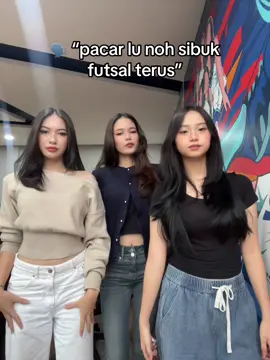 Aman aja bosquuuu gapapa latihan futsal terus buat ngejar mimpinya 😛 @keira canaira @🔑 @Beatrix Anjanette #futsalseries #anakfutsal #futsal #cowokfutsal #ambassadorseries 