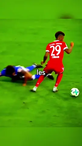 Top 5 des humiliations les plus marquantes du football #Football #Dribbles #Skills #ViniciusJr #Messi