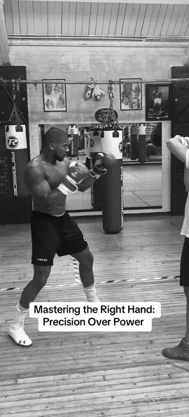 In this drill, we isolate the right hand on the pads to fine-tune mechanics. Just clean, repeat reps. I hold centerline and give a firm target. He focuses on driving from the rear foot, rotating the hip and shoulder, keeping the chin tucked, and returning straight back to guard. We are not just throwing, we are programming muscle memory. . . . . #AngelBoxeoAcademy #boxing #AJ #drill #skill #power #boxeo #striking #coach 