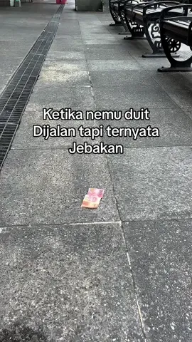 Kadang customer memang perlu dipancing 🥰 #fyp #parfum #malioboro #prank #trend 