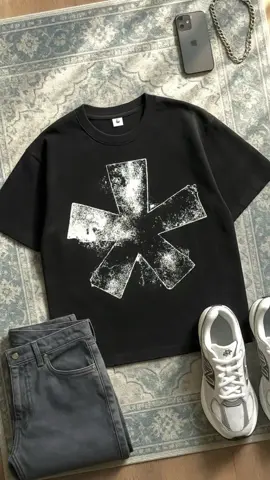 boxy tshirt by Hectic menggunakan bahan combed 24s tebal nyaman digunakan #boxy #kaosboxy #outfit 