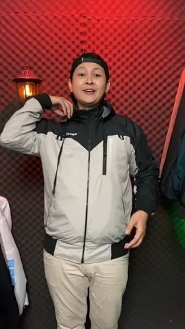 Jaket Hoodie bisa lepas pasang dan Bisa Bolak Balik waterproof #jaketantiair #jaketbolakbalik #jaketparasut #jaketmotoran #jaketwaterproof 