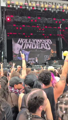 day 1/4 done at aftershock! so excited I finally got to see. can't wait for tomorrow! who else gonna be there @HOLLYWOOD UNDEAD @Aftershock Festival  #aftershock #hollywoodundead #rock #metal #aftershockfestival