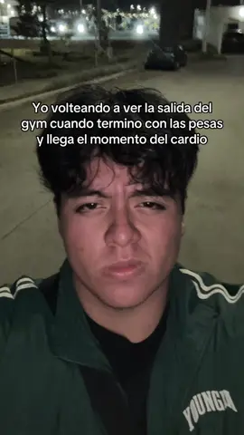 Nunca se mira tan bien la puerta como para no usarla #fyp #real #gym #gymrat #gymbro 