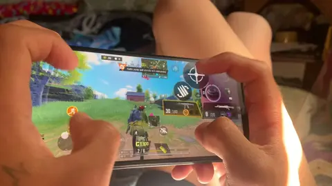 #codmobileclips #Handcam #fypシ゚ #lowdevice @4krenzugamingph  SOLO VS ISKWAD  RENZU SAID:GO FOR SOLO WAG KA MATAKOT SUMABAY 