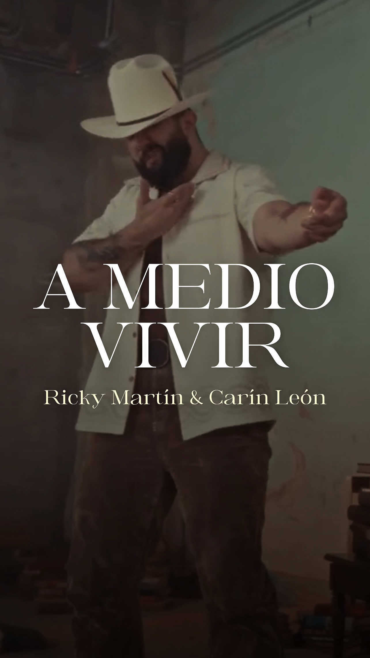 A MEDIO VIVIR 🥀🎶 @Carin Leon @Ricky Martin #amediovivir #carinleon #rickymartin #raulxc 