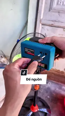 Đế đổi nguồn điện từ 18v-21v lên điện 220v dùng khi mất điện ngày hè mưa bão khá hữu ích. #dechuyennguon #dechuyennguonpin #dechuyendien18den21len220v 