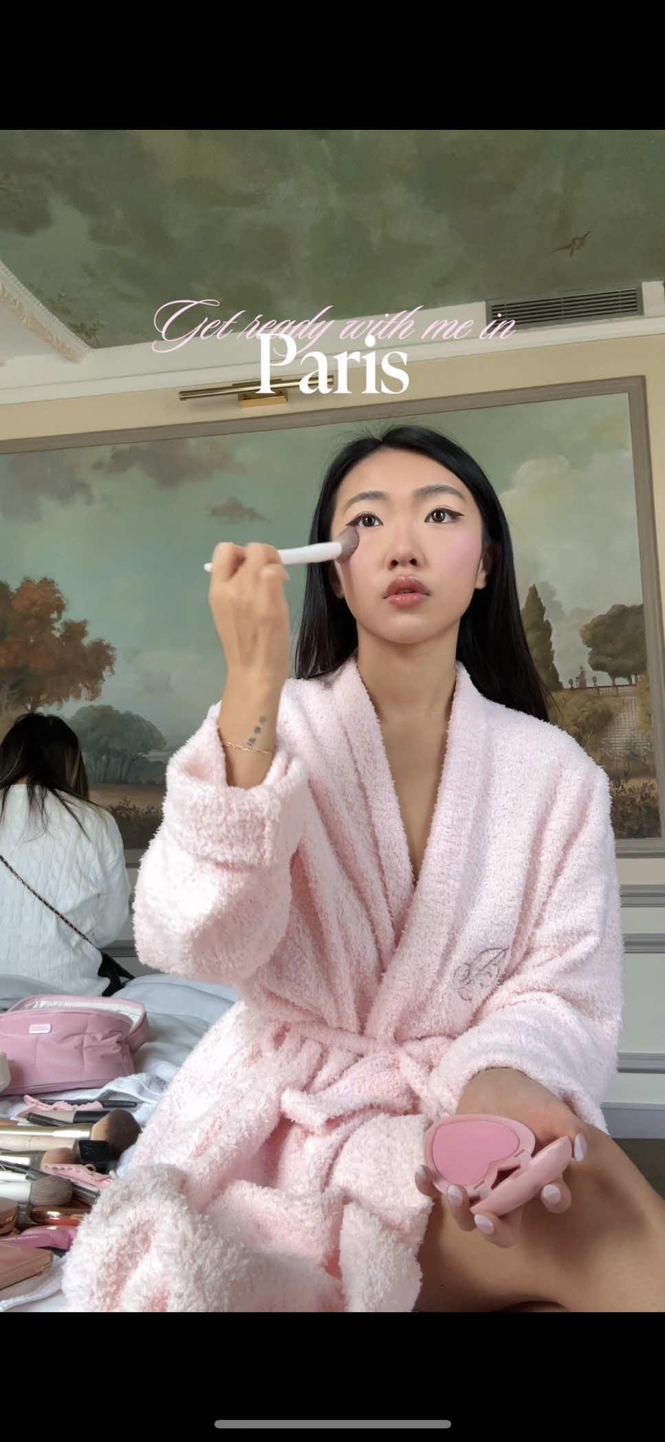 Oh how I love being a woman🎀 #grwm #paris #makeup 