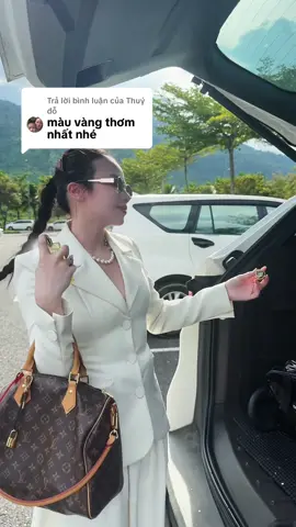 Trả lời @Thuý đỗ “Chị ơi em muốn mùi sang chảnh, nghe toát lên nhiều xiền ấy chị” oke giới thiệu các chị em mùi sang cực sang, quyến rũ, cuốn cực luôn ạ.  Mùi của nc hoa tiền triệu nằm trong chai 