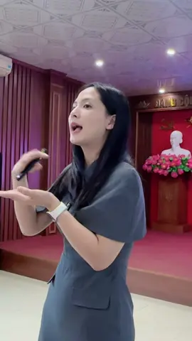 Sinh viên: cô đi dạy sao nhìn cô lúc nào cũng cười vậy Giảng viên: Vì mấy đứa đấy. #côthảochillchill #giangvienkynang #LớpCôThảo #viraltiktok 