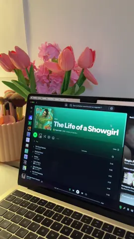 Happy première écoute swifties 🥹🫶🏻 j’ai déjà mes préférées !!! #thelifeofashowgirl #thefateofophelia #taylorswift #tloas 