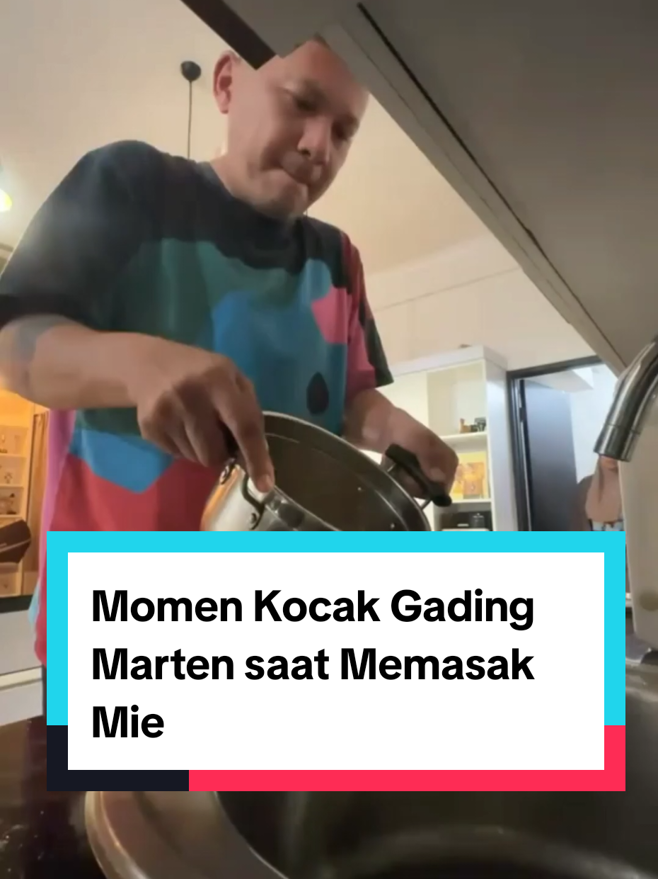 Aksi kocak Gading Marten saat mencoba memasak mie sukses mencuri perhatian warganet. #fyp #viral #trending 
