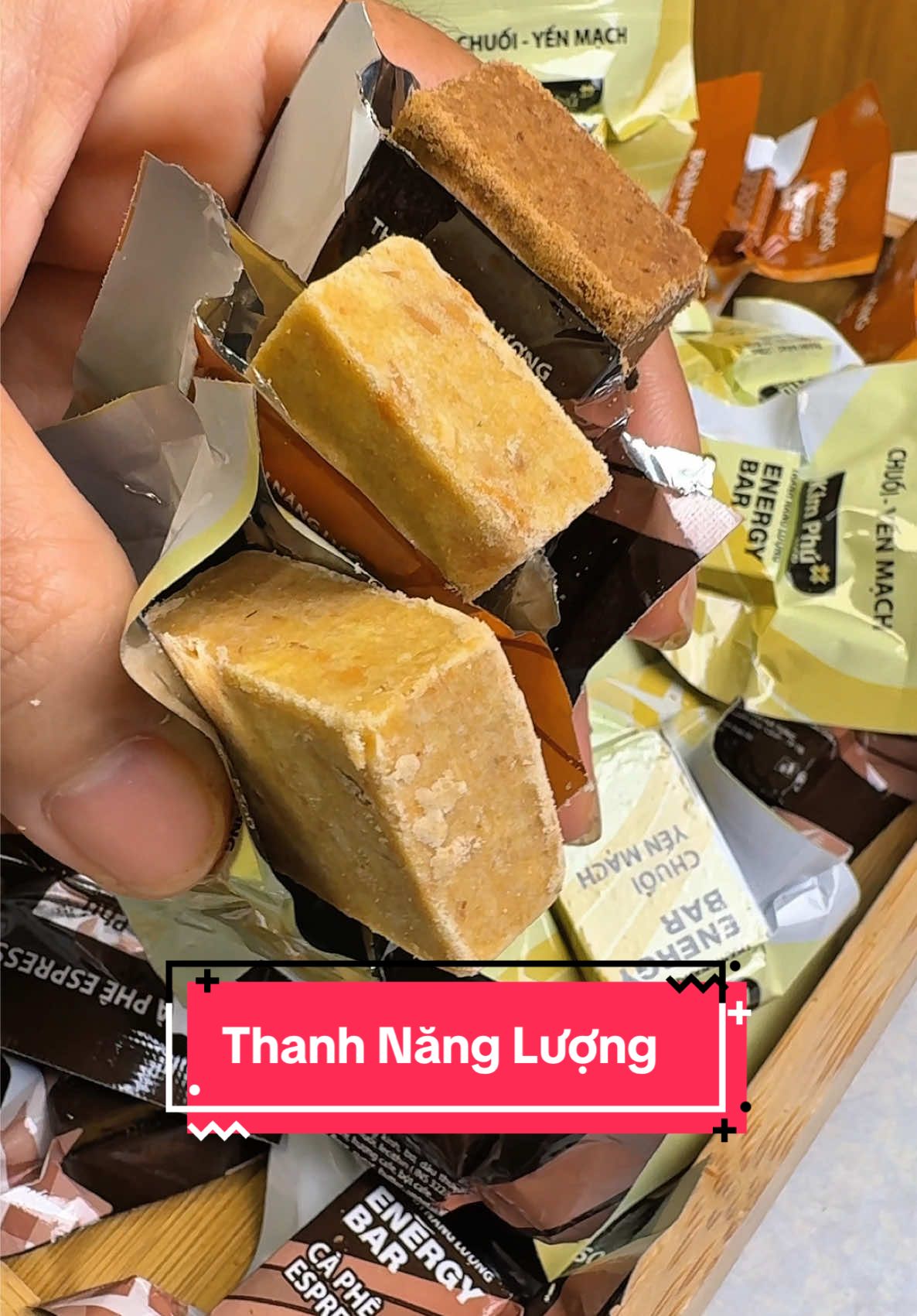 Hong có khô, có cứng như là lương khô mà cũng hong có ngọt như là bánh quy, đây là thanh năng lượng #bepcuagiao #mukbang #thanhnangluong #energybar 