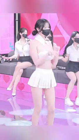 @osakamiri 熊猫班 万众期待的新季 盛大开播！#女团 #幸运女神 #简直太烧了 #人美身材又好 #舞也好烧 #能摘下口罩最好了 #韩国留学日常