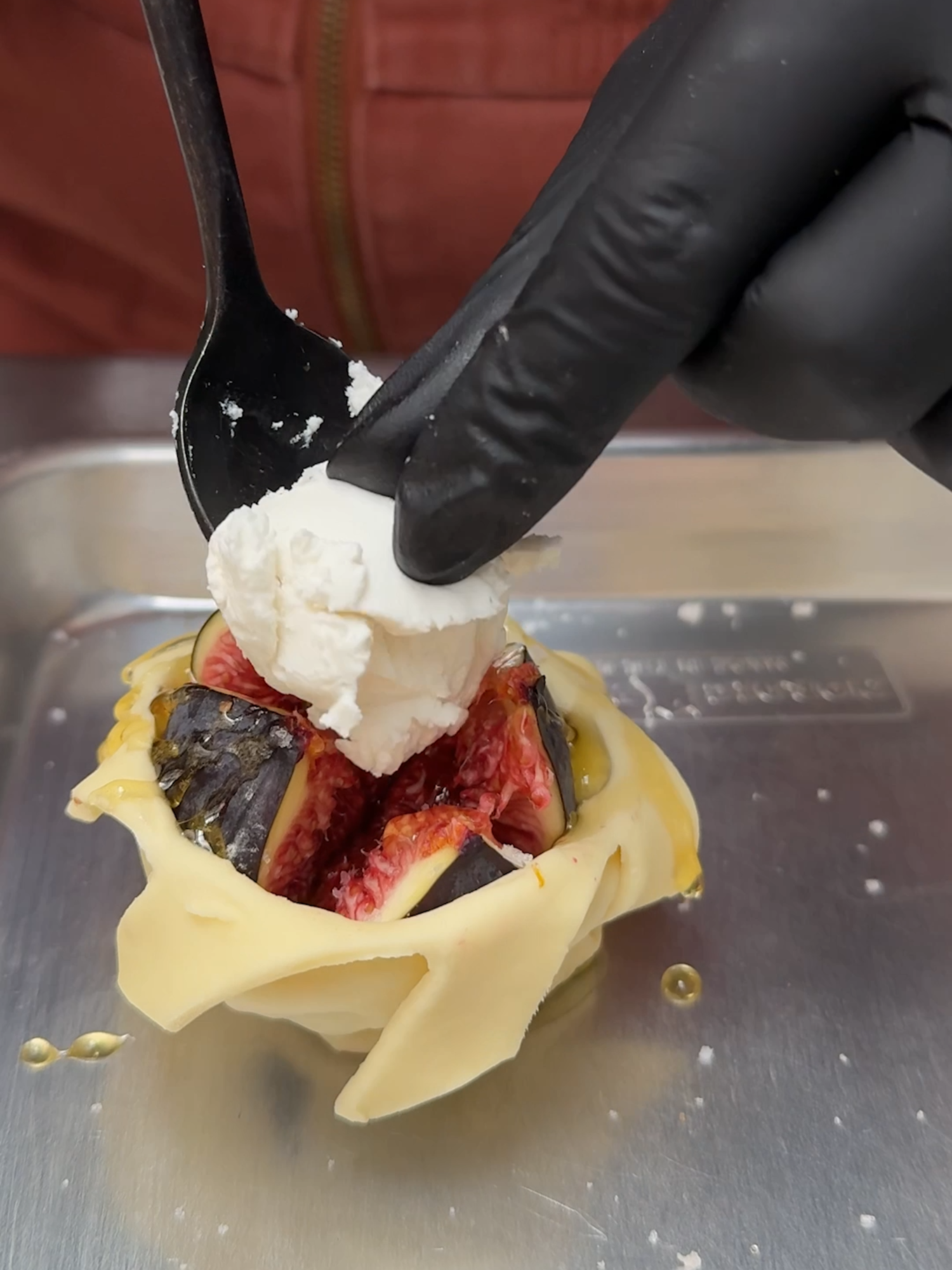 Feuilleté aux figues et chèvre frais ! Un bouquet gourmand et craquant 🌹🥰 #fyp #eatchefclub #food #figues #feuilleté