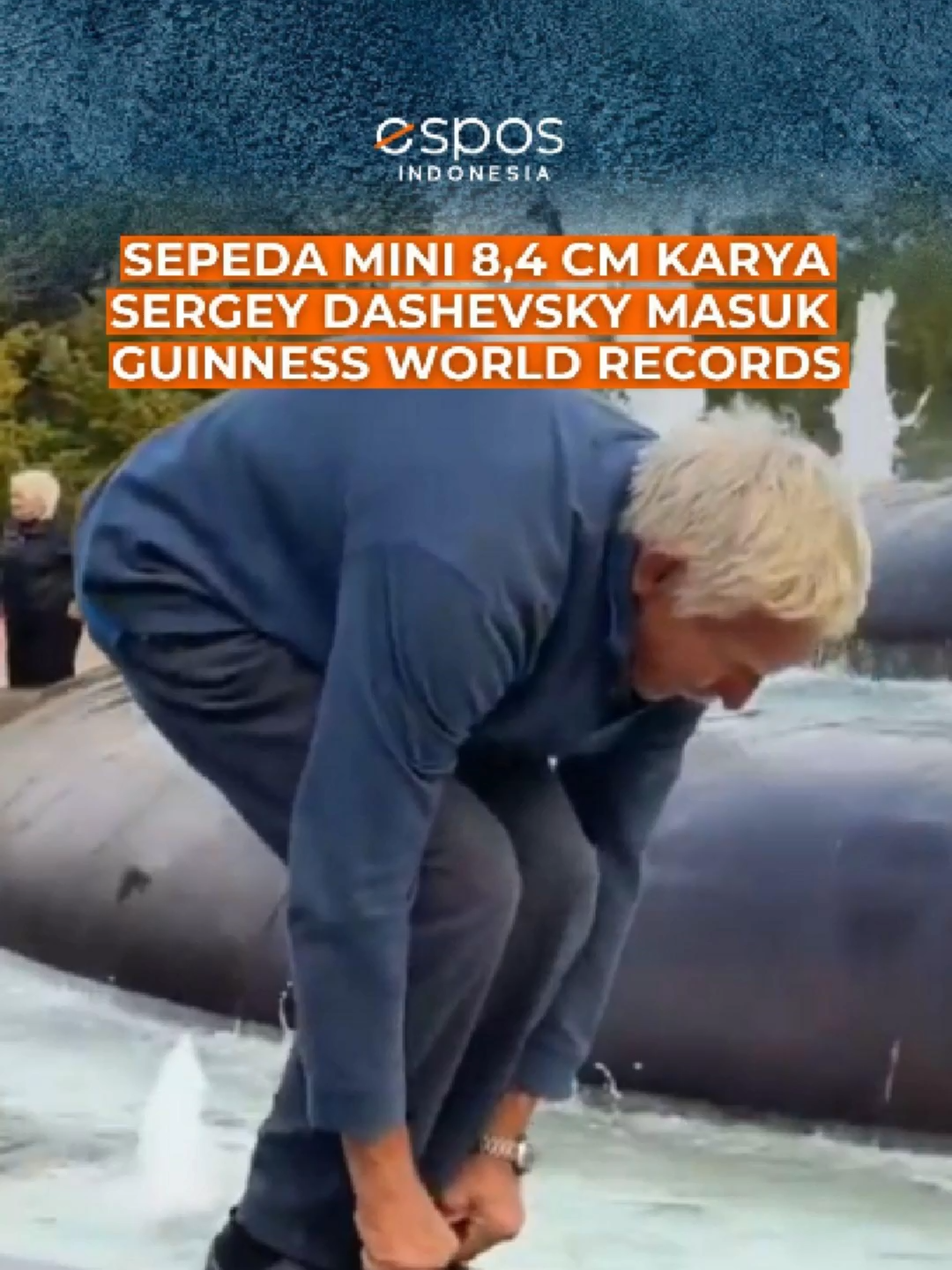 Sergey Dashevsky dari Rusia berhasil mencatatkan namanya di Guinness World Records lewat sepeda terkecil di dunia yang benar-benar bisa dikendarai. Dengan panjang hanya 8,4 sentimeter, sepeda mungil ini fungsional meski menuntut keterampilan tinggi untuk menjaga keseimbangan. Karya unik ini melengkapi perjalanan Dashevsky yang sejak lama gemar membuat sepeda mini. Aksi dirinya mengayuh sepeda super kecil pun viral di internet, menjadi bukti kreativitas tanpa batas yang akhirnya diakui dunia. #sepedamini #SergeyDashevsk # GuinnessWorldRecords #sepedaminididunia #viral #fyp