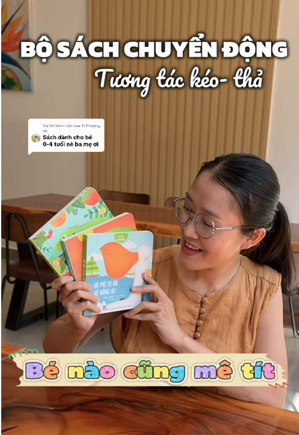 Trả lời @Tí Phượng nè  Bộ sách chuyển động : sách tương tác kéo thả. Giúp bé phát triển kỹ năng vận động tinh, nhận biết màu sắc số đếm và các con vật. Bộ sách được làm bằng giấy bồi cứng, màu sắc tươi sáng, con lật mở thoải mái. Ba mẹ có bé từ 0 đến 4 tuổi tham khảo bộ sách này nhé ạ. ##sachtuongtac##sachchuyendong##sachthieunhi##sachchobe