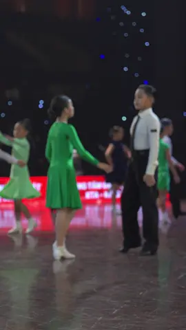 🤩 Điệu Jive đầy năng lượng của Kubi và May 💖 #ktateam #dancesport #jive #viral #xuhuong 
