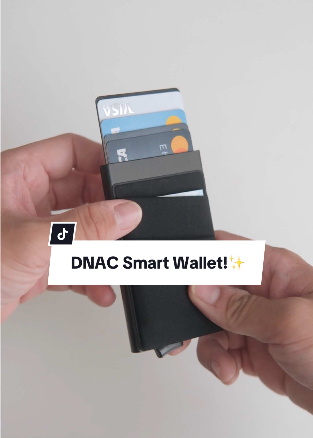 Udah ga jaman pake dompet bulky. Sekarang jamannya pake dompet yg ringkas karena sekarang udh serba cashless dan satset.. Ya kayak Smart Wallet dari DNAC ini!😎 Upgrade sekarang sebelum kehabisan!🛍️ #DNACWithYou #cardholder #cardholderwallet #dompetkartu #accessories 