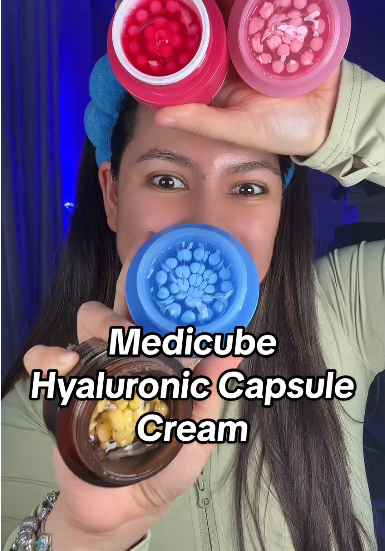 Medicube Hyaluronic Moisturizing Capsule Cream — Hidratación intensa y duradera para todo tipo de piel. Con ácido hialurónico, pantenol y ceramidas para recargar la humedad, calmar la piel y fortalecer la barrera cutánea. Textura ligera con cápsulas que se funden al contacto, ideal para usar mañana y noche. ✨ Perfecta para piel seca, mixta o deshidratada.  📌 Promoción y precio válidos al momento de la publicación pueden cambiar sin previo aviso (10/03/25) @medicube US Store #medicube #medicubeskincare #tiktokshopcreatorpicks #tiktokshopfalldealsforyou #tiktokshopblackfriday 