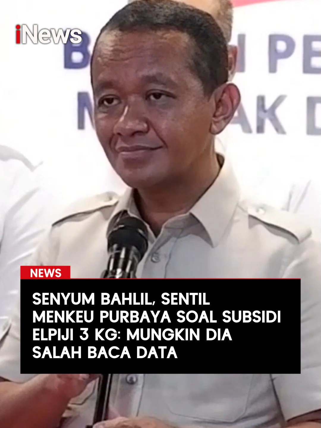 Senyum Bahlil, Sentil Menkeu Purbaya Soal Subsidi Elpiji 3 Menteri ESDM Bahlil Lahadalia menanggapi pernyataan Menkeu Purbaya Yudhi Sadewa terkait harga asli LPG 3 kg yang disebut Rp42.750 per tabung. Menurut Bahlil, data yang disampaikan Purbaya kemungkinan salah baca. “Ya mungkin Menkeunya salah baca data. Bisa jadi belum dapat masukan yang tepat dari timnya,” ujar Bahlil di Kantor BPH Migas, Jakarta Selatan, Kamis (2/10/2025). Sebelumnya, Purbaya menyebut pemerintah menanggung subsidi Rp30.000 per tabung agar masyarakat bisa membeli LPG seharga Rp12.750. Baca selengkapnya di sini:  https://www.inews.id/ #BahlilLahadalia #MenkeuPurbaya #LPG3Kg #SubsidiLPG #KementerianESDM