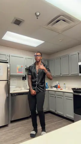 If I had a gf, she’d be hitting this with me 😂 #trend #fypシ 