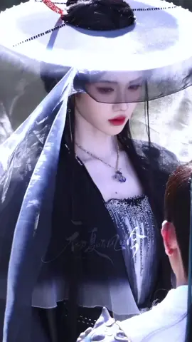 Khi cổ đang nhập vai mà tia trúng cam và cái kết ... dùng luôn ánh mắt ấy để nhìn dp :))) #cuctinhy #jujingyi #鞠婧祎 #来战 #阿黛 