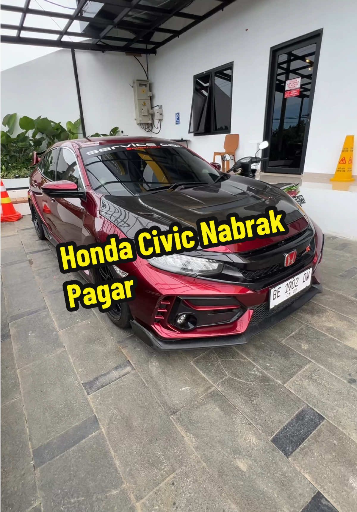 Istri nabrak pagar rumah itu yang salah ya pagarnya bukan istri saya  #briomodifikasi #civicturbo #civictyper #civic #hondacivic 