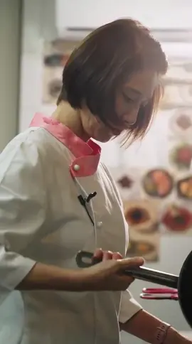 Chef Narae Hahn crafts every dish with intention and care. From Seoul to Vienna, and now Jakarta, her passion brings moments of quiet reflection and genuine connection to every plate. #fyp #banjoojakarta #koreanfood 