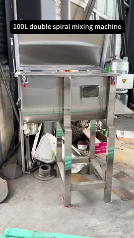 The mixing speed is fast and the uniformity is high. The stainless steel material is corrosion-resistant, wear-resistant and easy to clean#mixer#mixeraudio#mixermachine#mixersupplier#mixermanufacturers#foodmixermachine#powdermixingmachine#machinemanufacturer#sourcefactory#tiktok 