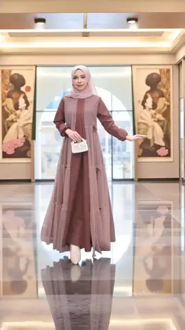 EmmaQueen - Dress Kimy sarimbit lebaran 2026 trend terbaru gamis Muslim wanita Dewasa Mewah simple Kondangan Katun Tile Variasi Pita XS-XXL Busui Friendly pesta outfit kekinian gamis tile Maxi Lebaran #dress #gamis #lebaran #muslimah #promoguncang1010 