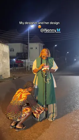 One thing about this babe’s stitches u no go EVER catch where thread 🧵 pass 😮 Feel free to zoom… thread where??? 👀 Neat finish on 100✨ And she still delivered in 2 DAYS?? Mad oh 🔥 No pride, but I’ve seen recreations of this look and trust me none ate like mine 😎 Let’s give her her flowers abeg 💐 . If you’re looking for neat, fast & stylish work she’s your plug 💐 @Nenny🦋  . . #birthdayshoot #recreatingpinterestoutfits #stylingtips #churchfit #birthdayootd 