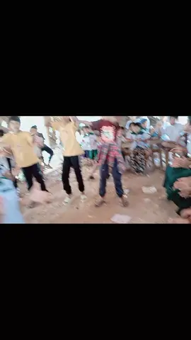 တပည့်လေးတွေရှယ်ကတတ်နေတာဆရာမတွေထိုင်ငေးနေရတယ်😍😍