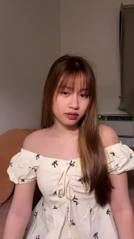 Pwedeng off shoulder, pwedeng hindi.